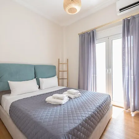 Stylish 2 Bd Urban Retreat Near Panormou Metro-3